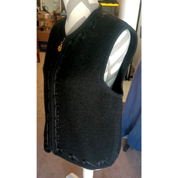 Vtg Lisa International Classic Boiled Wool Zip Vest Black on black trim Medium - Picture 2 of 9
